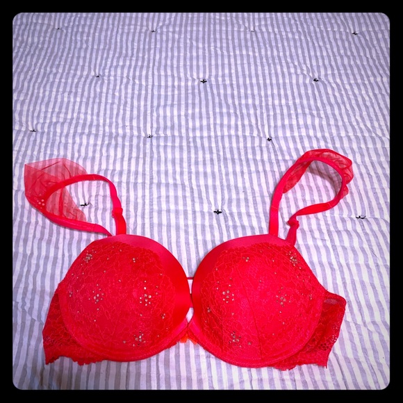Victoria's Secret Other - NWOT Victoria Secret red push up bra!